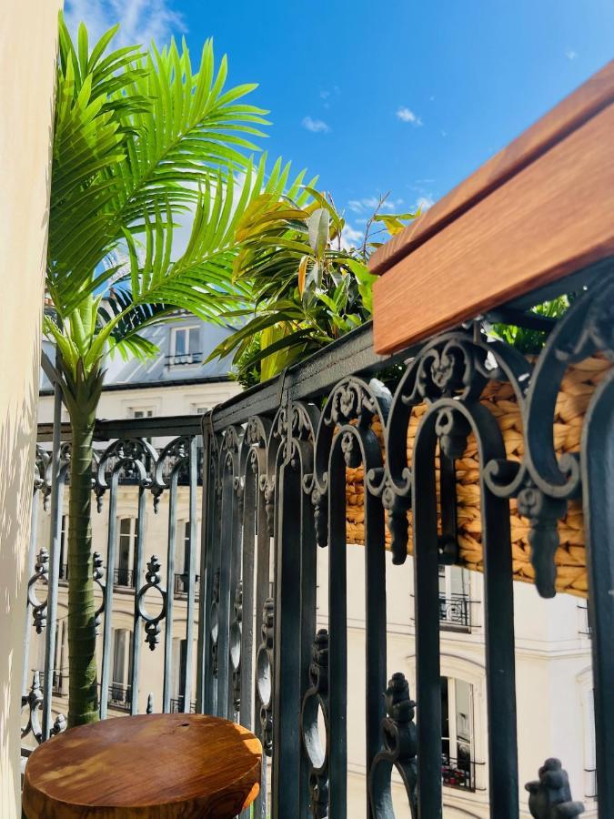 Vue Montmartre & Balcon Paris