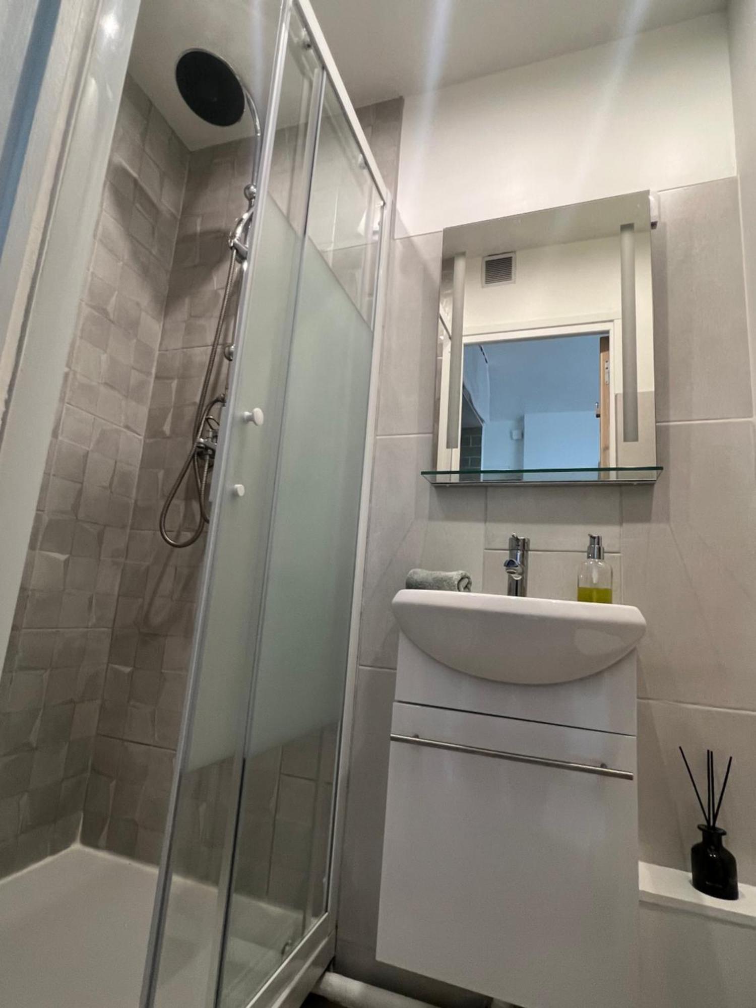 Vue Montmartre & Balcon Appartamento *