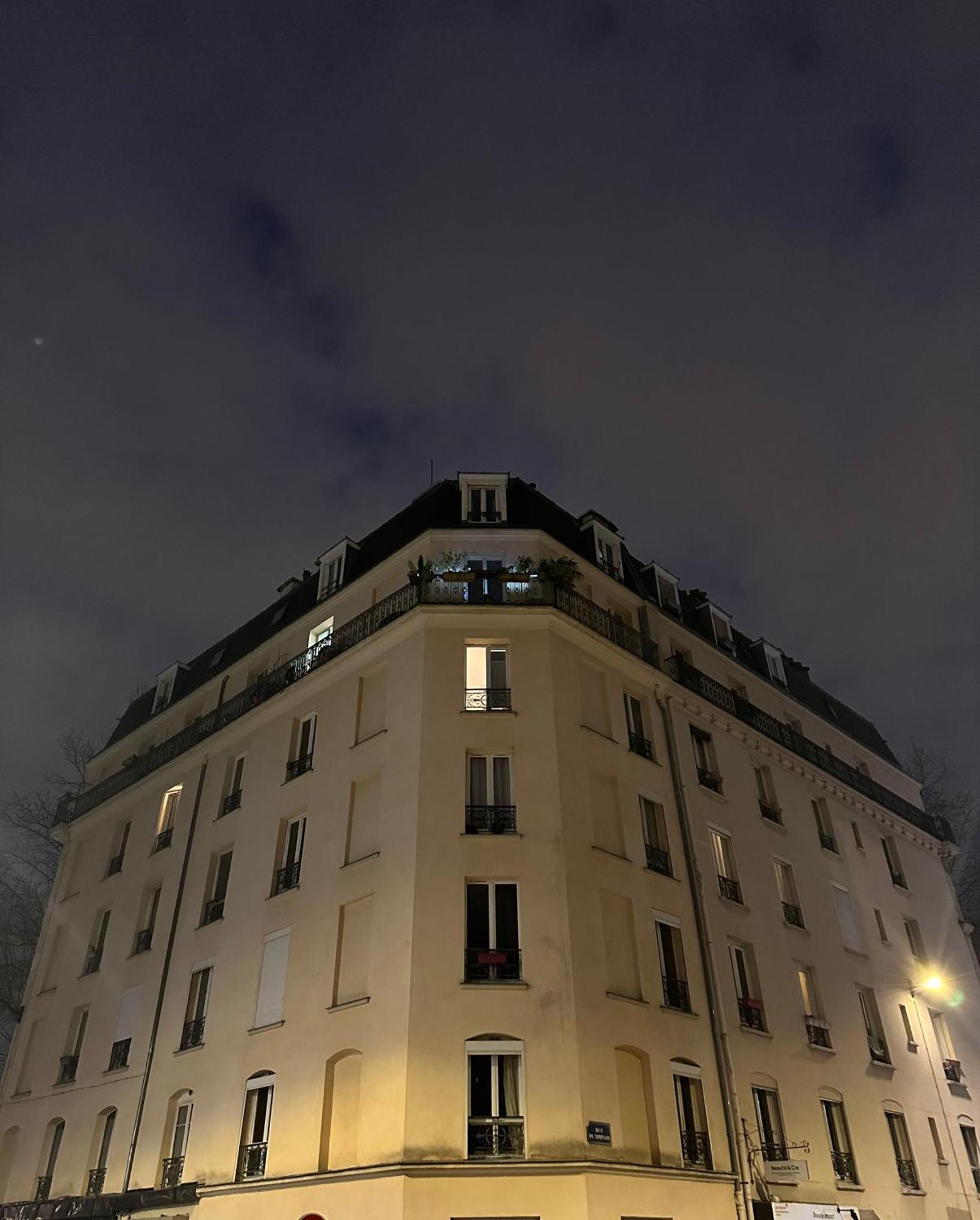 Vue Montmartre & Balcon Appartamento Parigi